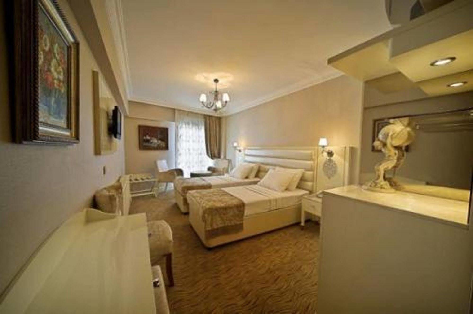 Royce Hotel Istanbul Exteriör bild
